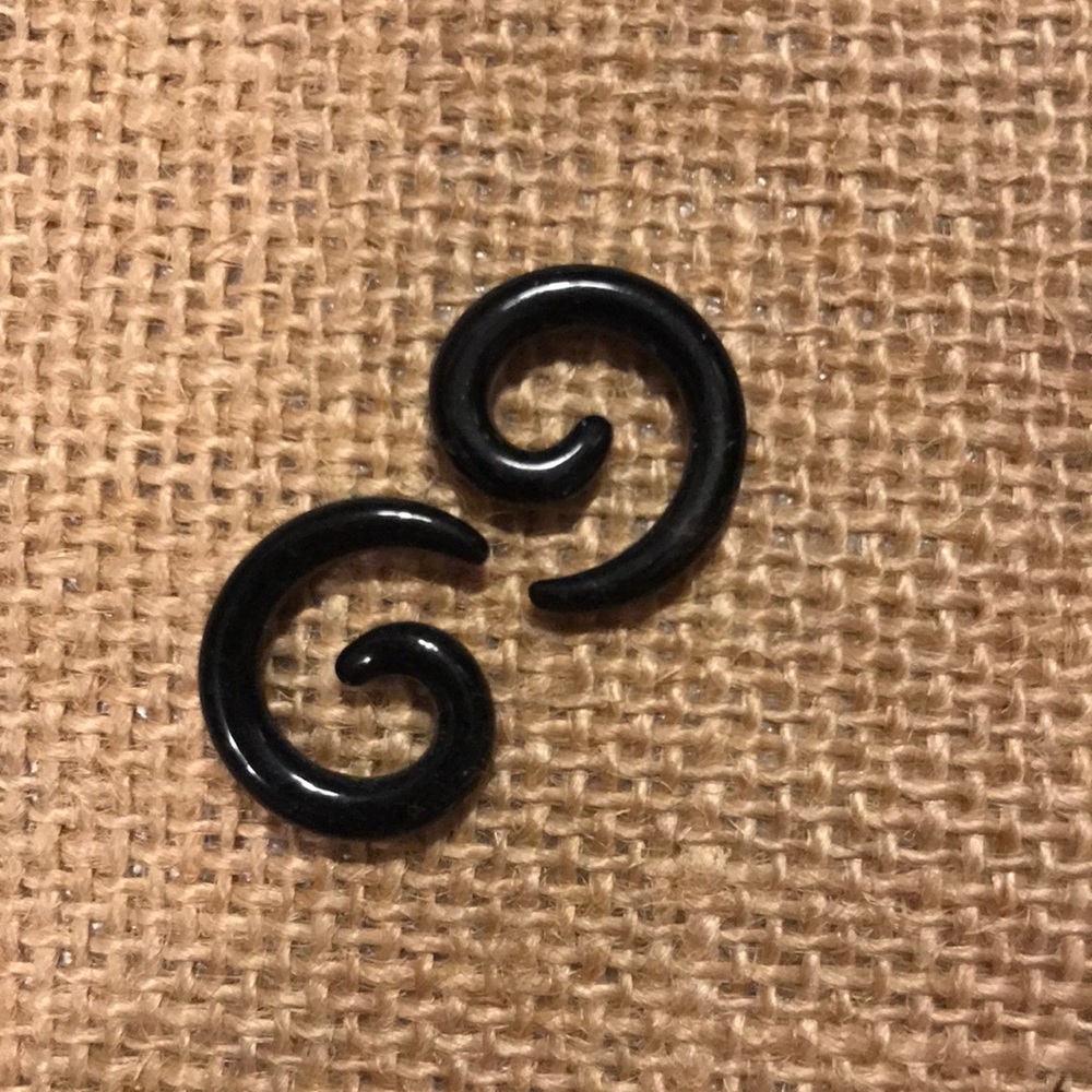 3/$17!! FLASH SALE❤️ 6G Spiral Tapers